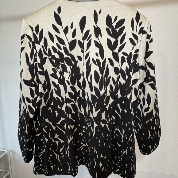 Joseph Ribkoff Signature Black and Silver Leaf Pattern Jacket - Picture 4 of 5